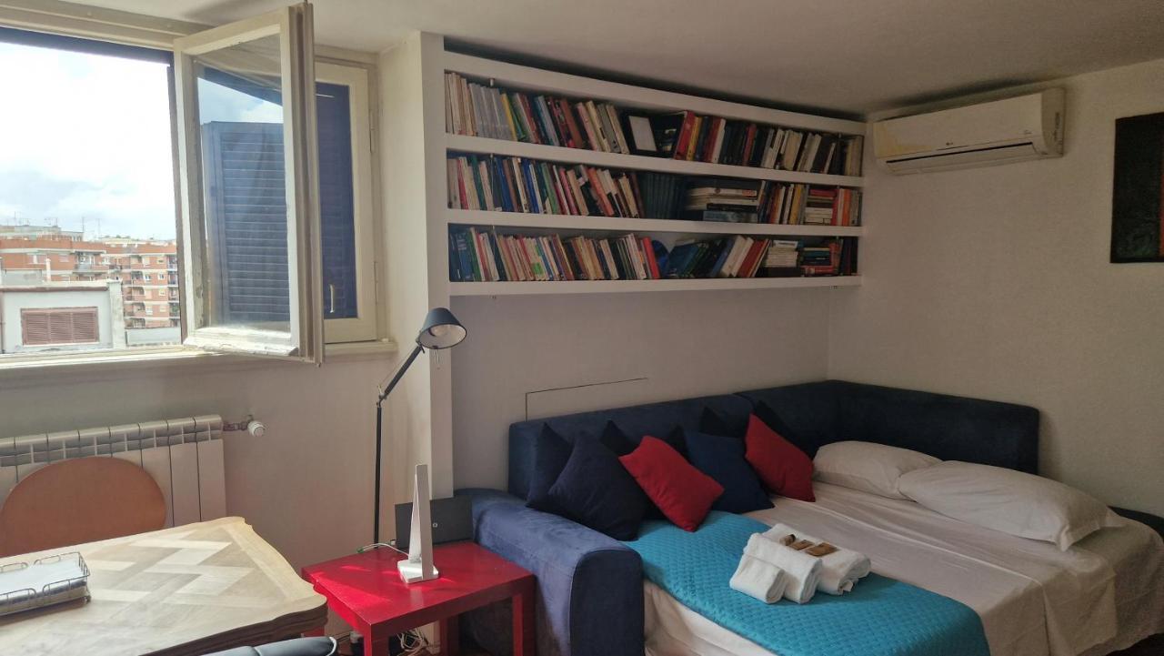 Casa Di Libri - Delizioso Appartamento A 10 Min Da Trastevere Rom Exterior foto