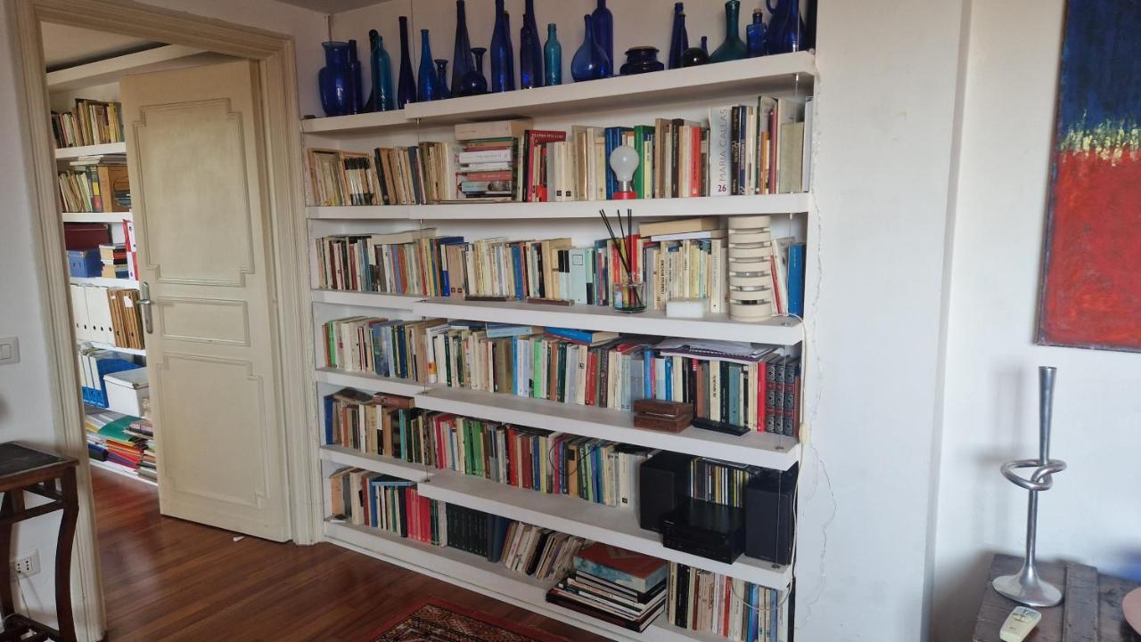 Casa Di Libri - Delizioso Appartamento A 10 Min Da Trastevere Rom Exterior foto